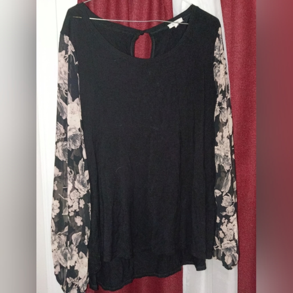 Maurices 2 Women's Plus Size Shirt